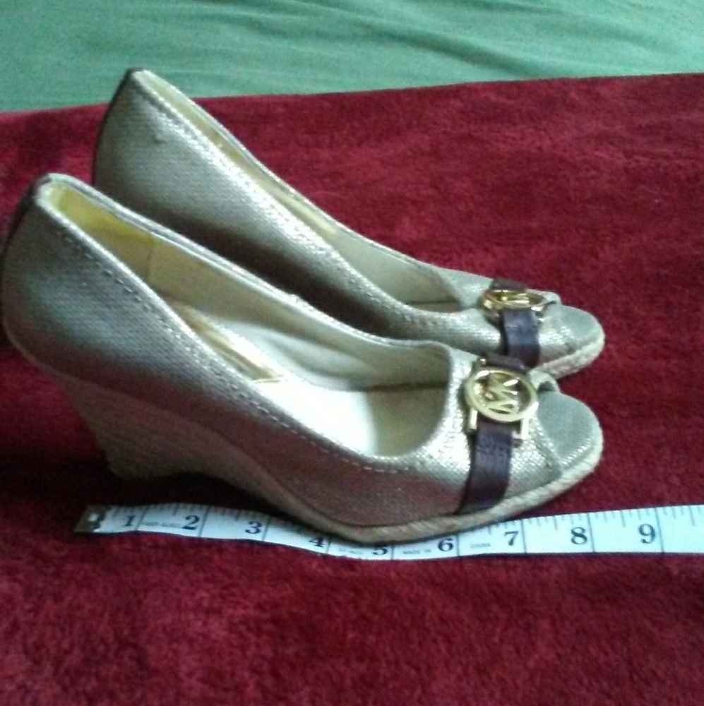 Ladies shows - Picture 6 of 6